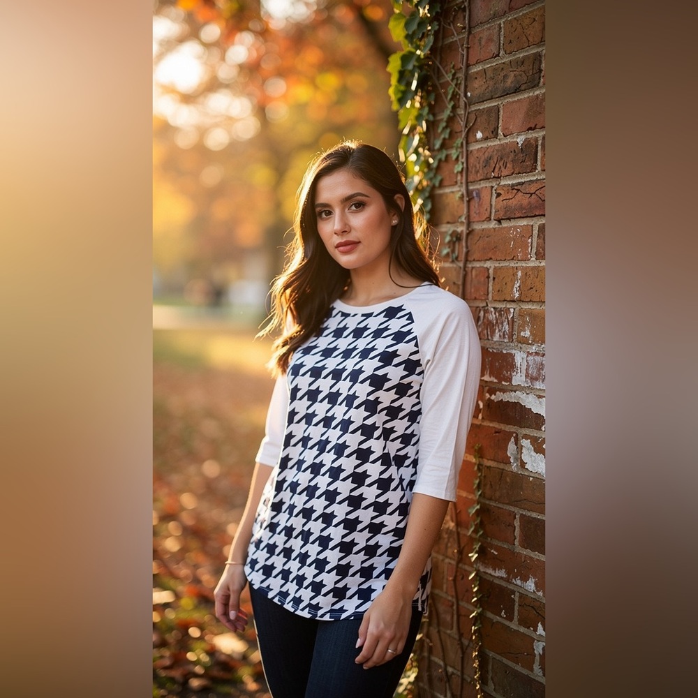 Piphany Women's Houndstooth Long Sleeve Top - Black and White